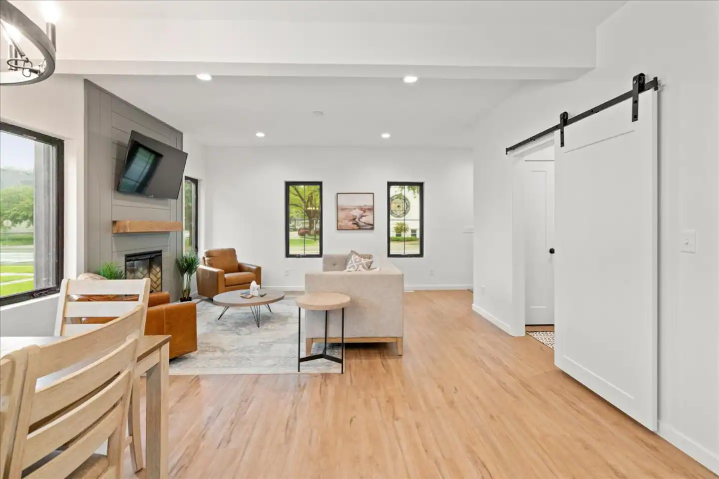 ca525921-4f30-44b5-a568-e79cdb69c842