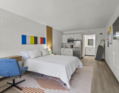 Stay Downtown Free Gated Parking Renovated Studio! (523)